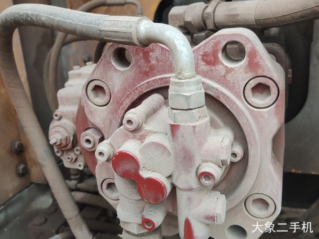 现代 R225-7 挖掘机