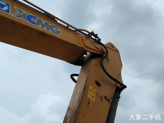 徐工 XE265C 挖掘机