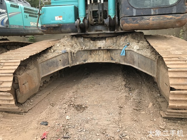 神钢 SK210LC-8 挖掘机