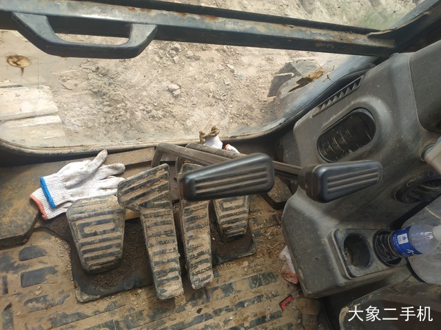 三一重工 SY215C 挖掘机