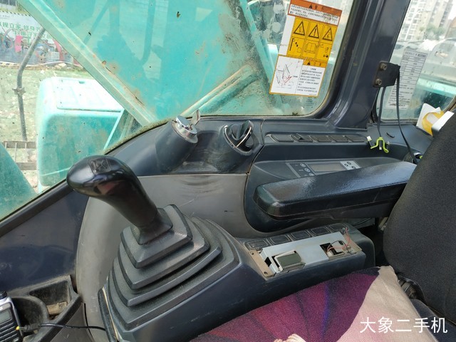 神钢 SK260LC-8 挖掘机