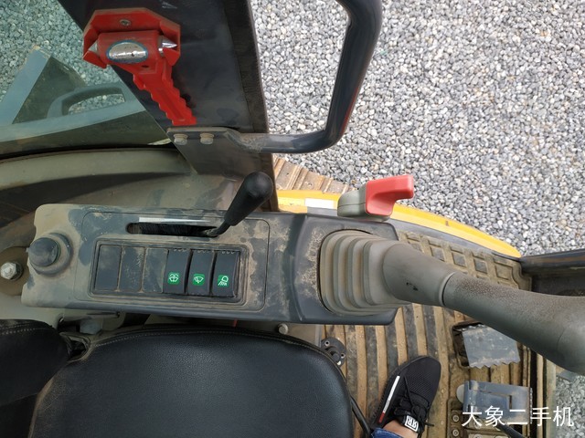 徐工 XE35U 挖掘机