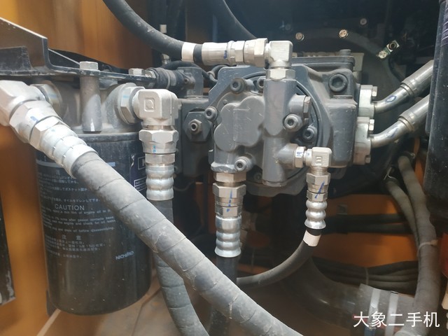 加藤 HD512-R5 挖掘机