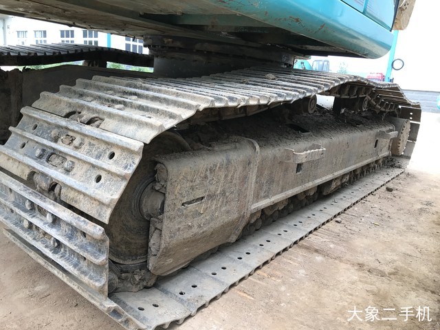 神钢 SK200-10 挖掘机