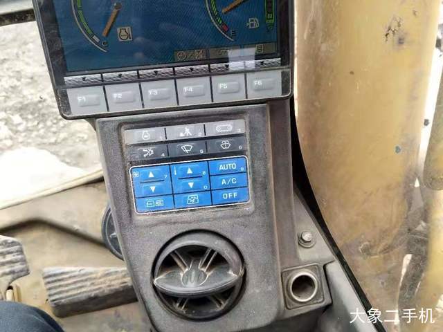 小松 PC240LC-8 挖掘机