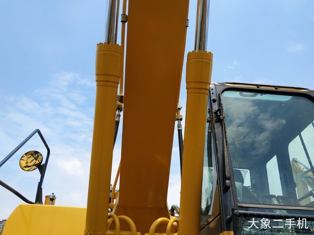 小松 PC210-8M0 挖掘机