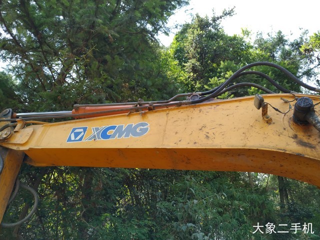 徐工 XE150D 挖掘机