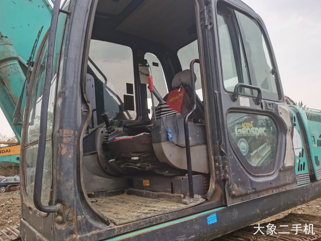 神钢 SK260LC-8 挖掘机