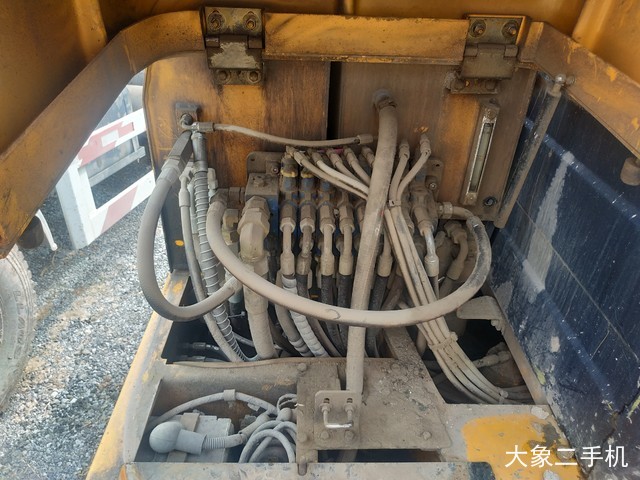 雷沃重工 FR65V8 挖掘机