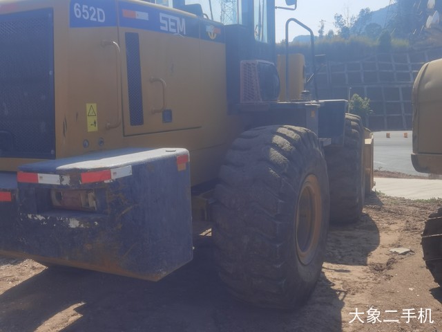 山工 SEM652D 装载机