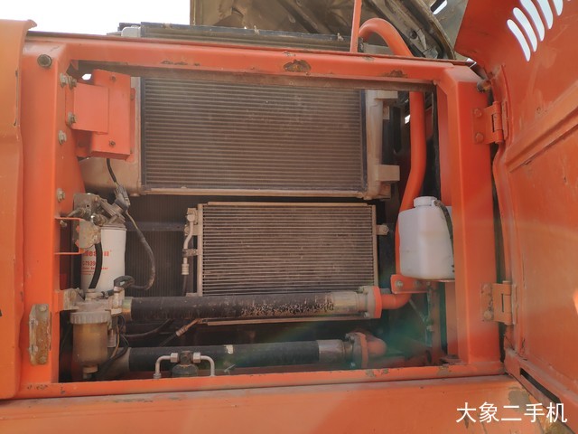 斗山 DX260LC 挖掘机