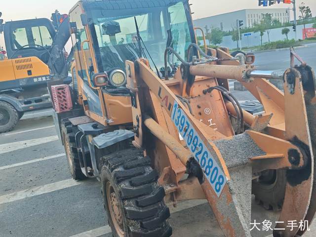 新源 XY75W-8 挖掘机