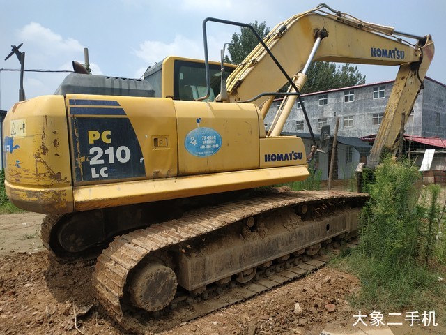 小松 PC210-8 挖掘机