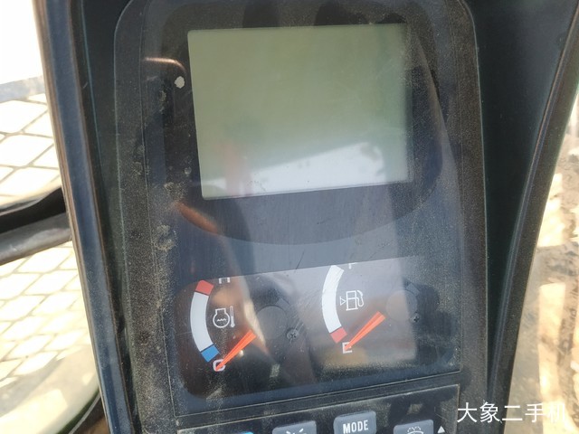 神钢 SK270D-8 挖掘机