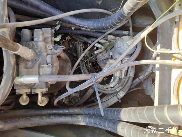 现代 R150WVS 挖掘机