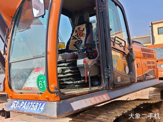 斗山 DH220LC-7 挖掘机