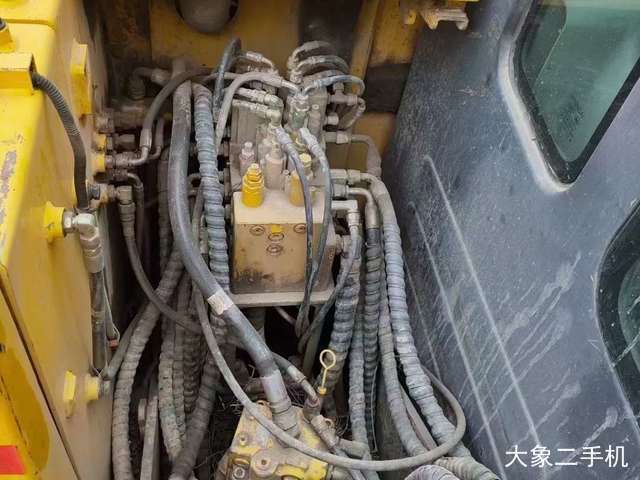 现代 R80-7 挖掘机