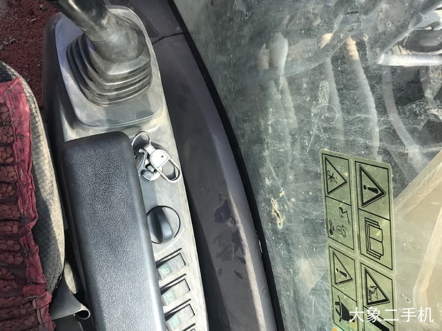 徐工 XE215C 挖掘机