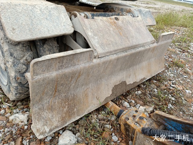 现代 R210WVS 挖掘机