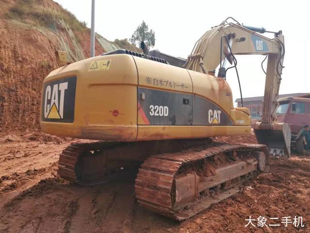 卡特彼勒 323DL 挖掘机
