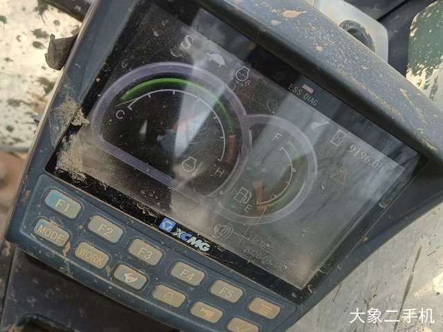 徐工 XE150D 挖掘机