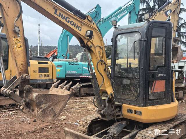 柳工 CLG9035E 挖掘机