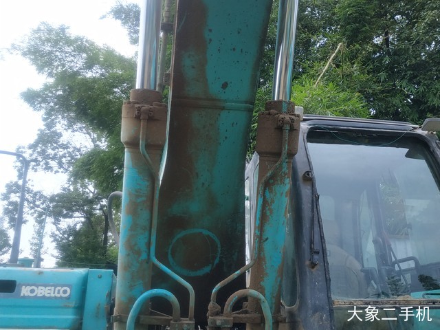 神钢 SK250-8 挖掘机