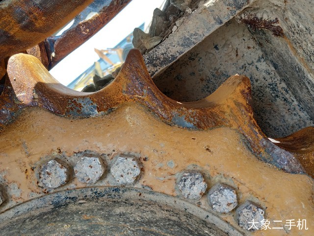 现代 R265LC-9 挖掘机