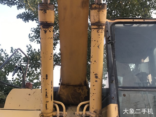 小松 PC220-8 挖掘机