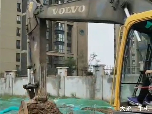 沃尔沃 EC210B 挖掘机