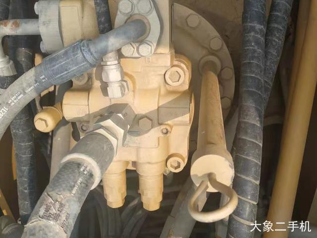 卡特彼勒 323DL 挖掘机