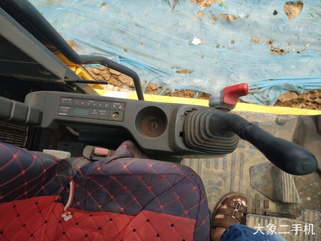 小松 PC240LC-8M0 挖掘机