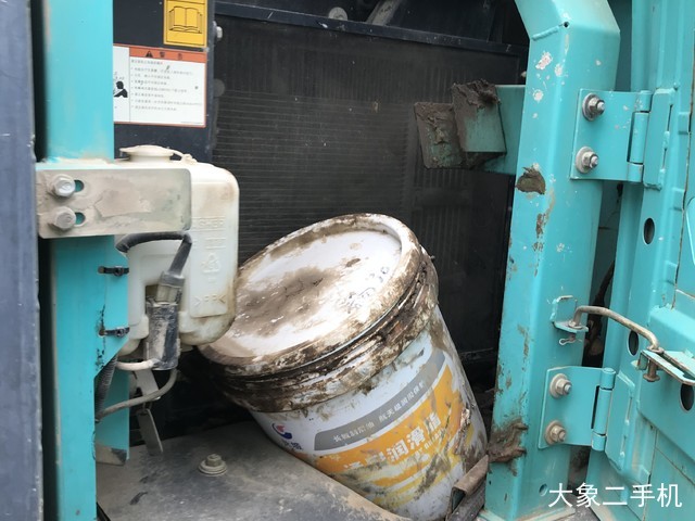 神钢 SK75-8 挖掘机