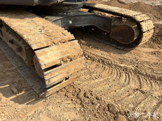 山东临工 E685F 挖掘机