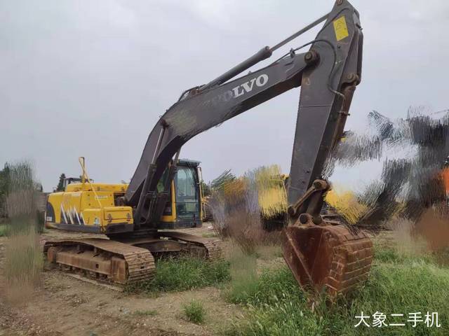 沃尔沃 EC210B 挖掘机