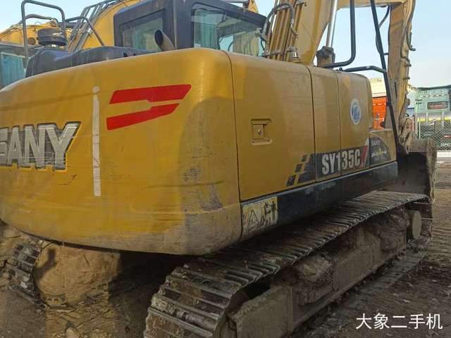 三一重工 SY135C-9 挖掘机