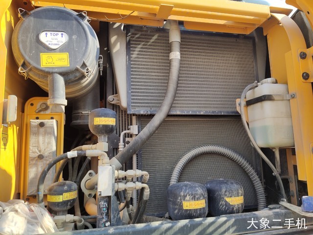 现代 R150WVS 挖掘机