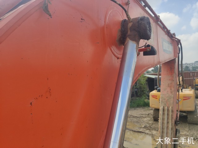 斗山 DX215-9C 挖掘机