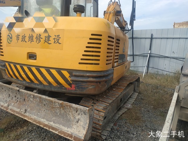 雷沃重工 FR65V8 挖掘机