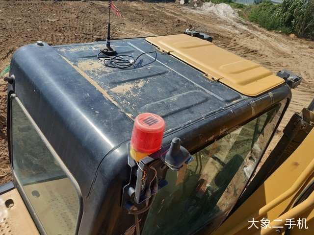 卡特彼勒 323D2L 挖掘机