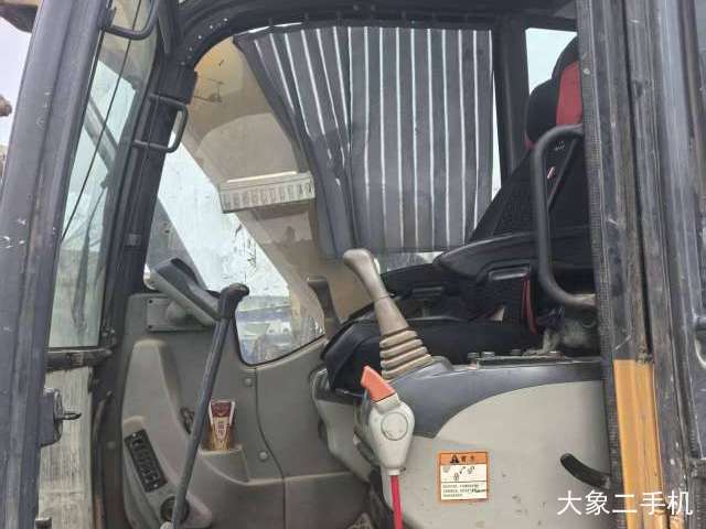 徐工 XE80D 挖掘机