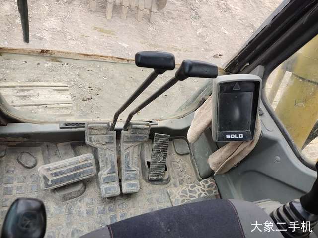 山东临工 E6225H 挖掘机