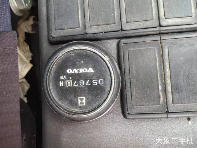 沃尔沃 EC240BLC 挖掘机