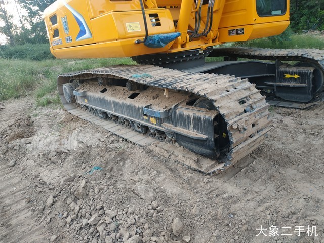 龙工 LG6225E 挖掘机
