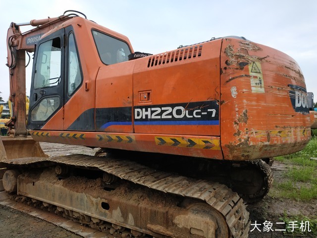 斗山 DH220-5 挖掘机