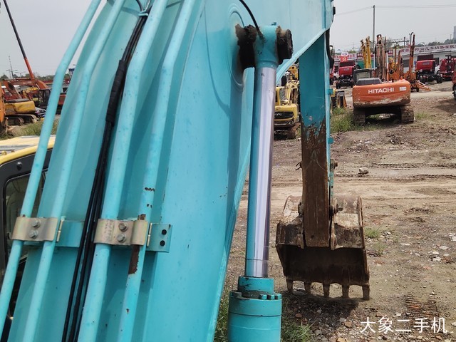 神钢 SK250-8 挖掘机