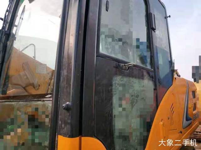 龙工 LG6225E 挖掘机