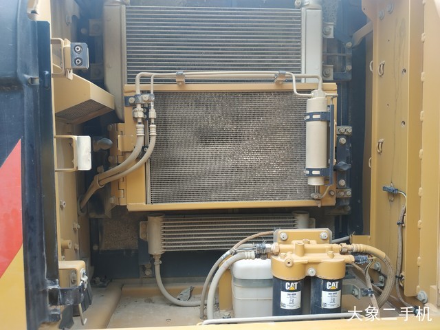 卡特彼勒 323D2L 挖掘机