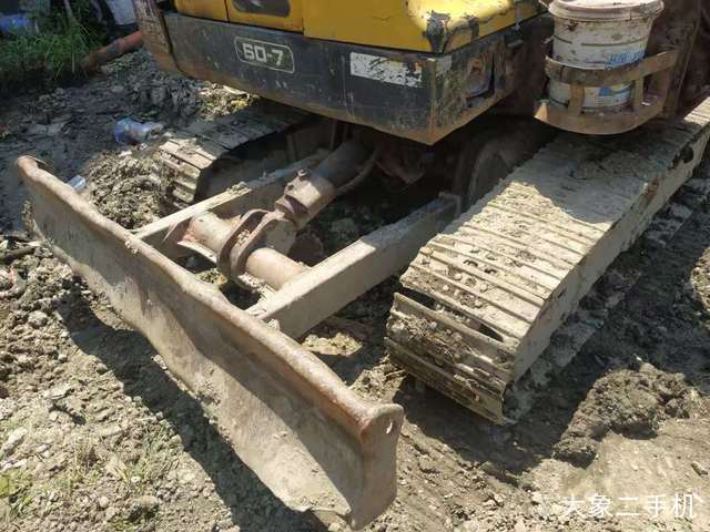 现代 R60-7 挖掘机