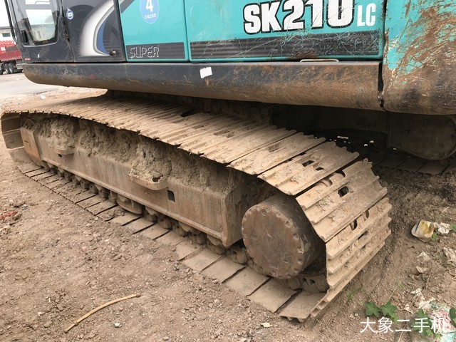 神钢 SK210LC-8 挖掘机